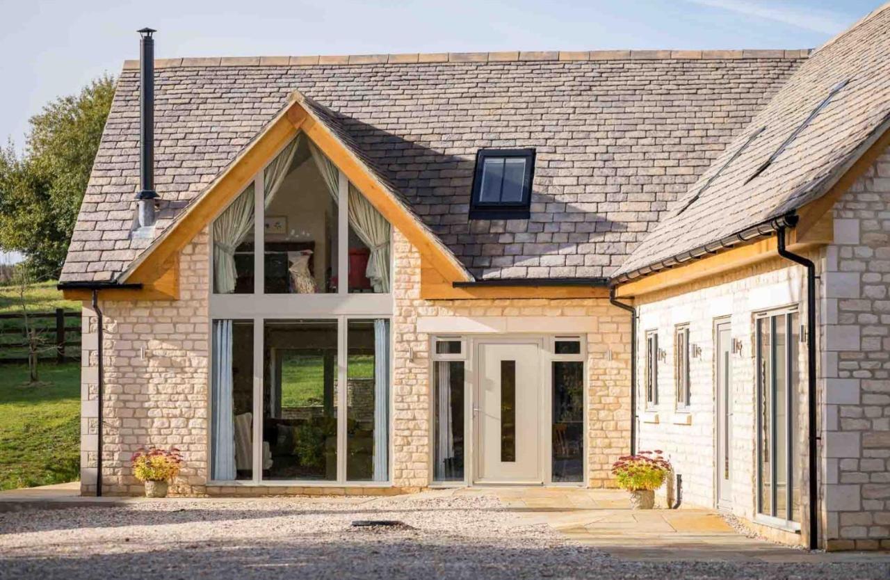 Flynn'S Barn Villa Aylworth Екстериор снимка