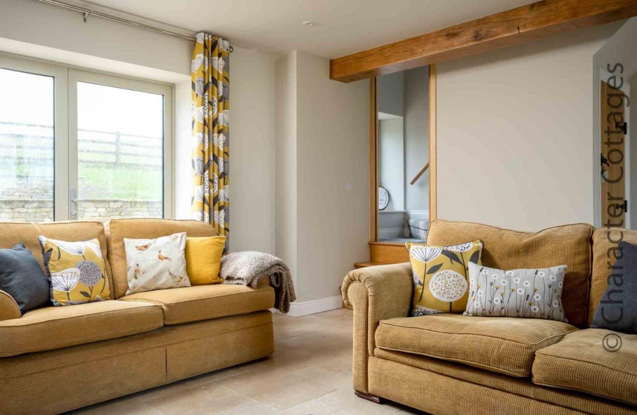 Flynn'S Barn Villa Aylworth Екстериор снимка