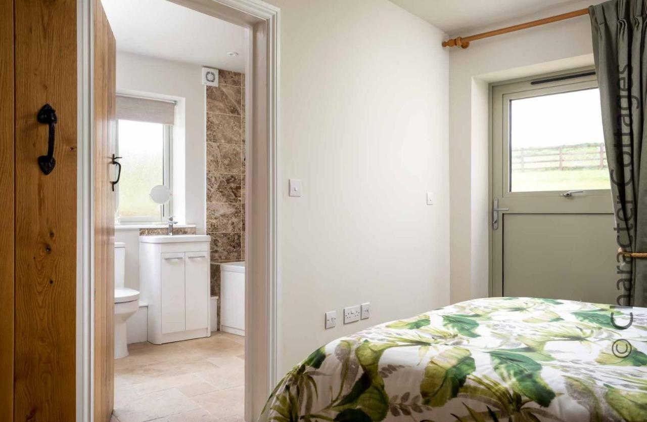 Flynn'S Barn Villa Aylworth Екстериор снимка