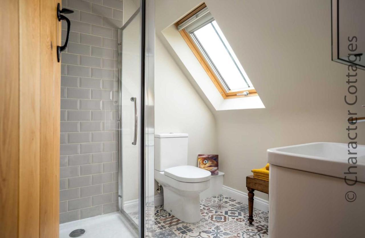 Flynn'S Barn Villa Aylworth Екстериор снимка